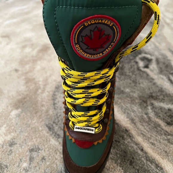 Dsquared2 winter boots super cozy and comfortable never worn. - Picture 5 of 5